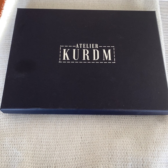 🌟Host Pick🌟Atelier Kurdm Mulberry Silk Scarf - Picture 4 of 9